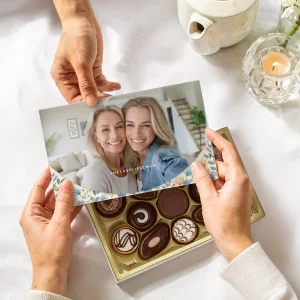 personalised gift box with lindt pralines du confiseur 200 grams